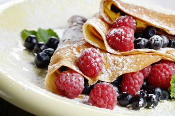 Crepe raspberry mint