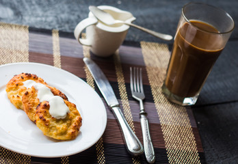 baked cheesecakes with sour cream, breakfast