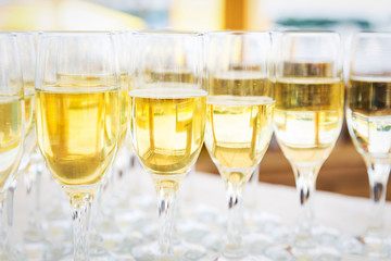 champagne glasses