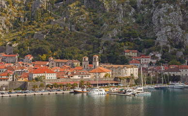 Fototapeta na wymiar View of Old Town of Kotor. Autumn in Montenegro