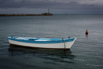 Naklejka premium storm is coming.