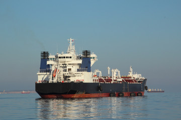 Naklejka premium tanker on the high seas