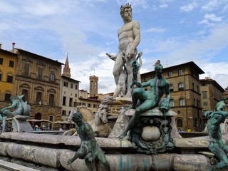 Fototapeta na wymiar Fontaine de Neptune à Florence - Italie