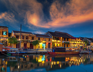 Hoi An old town in Vietnam after sunset - 73205687