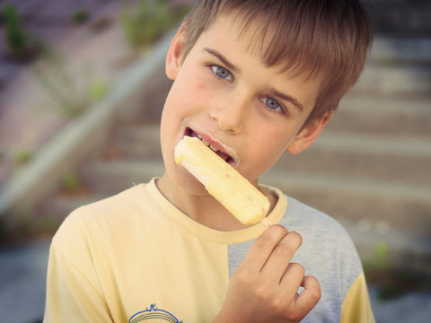boy eating ice cream