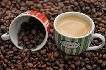 Espresso mit Tassen