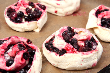 raw cake with currant