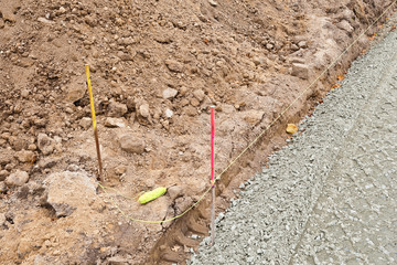 Strassenbau - Arbeiten mit der Richtschnur