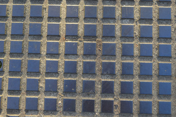 tile pattern on manhole cover