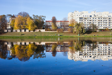 Fototapeta na wymiar Lake of Skaryszewski Park in Warsaw