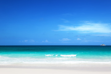 Fototapeta na wymiar seychelles beach