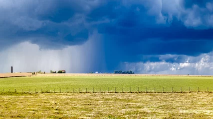 Crédence de cuisine en verre imprimé Orage Heavy storm over a prairie in England
