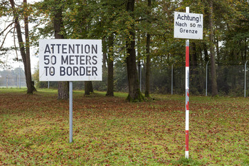 Schild Grenze Hinweis 