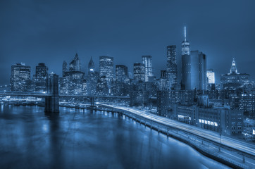Obraz na płótnie Canvas Manhattan and Brooklyn bridge night view