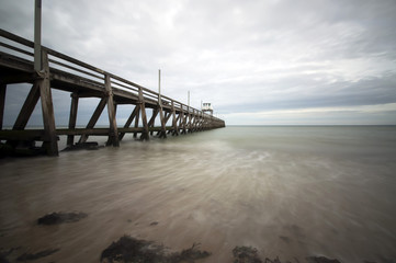 Fototapeta premium France, Luc sur Mer - Ponton - Temps de pose