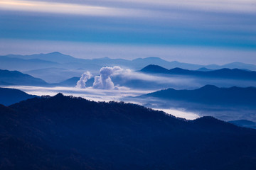 Fototapeta na wymiar Sunrise in the Valley of the Blue Ridge Mountains 3