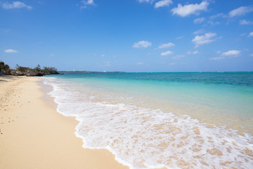 沖縄のビーチ・恩納村のビーチ