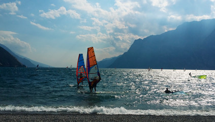 Wind Surf su Lago di Garda Riva Del Garda