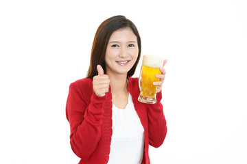 ビールを飲む女性 © Liza5450