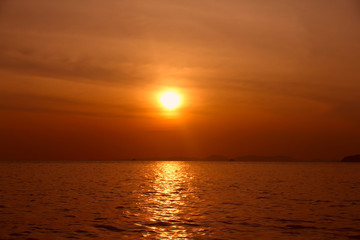 Fototapeta na wymiar Sunset above the sea