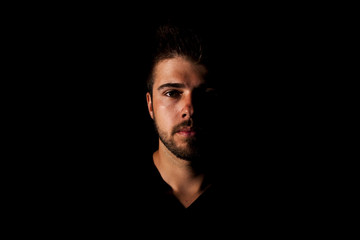 Portrait eines nachdenklichen Jungen