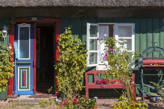 Reetgedecktes Holzhaus in  Prerow
