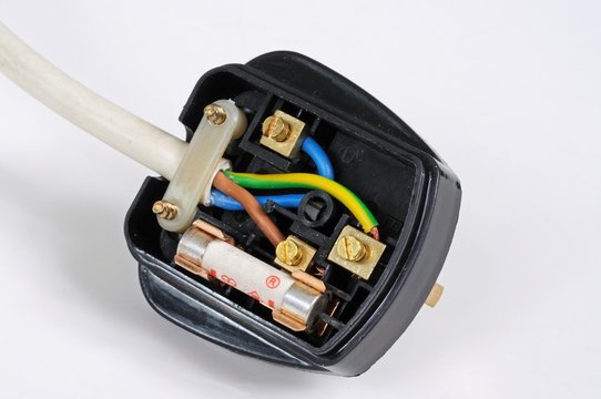 English plug wiring © Arena Photo UK