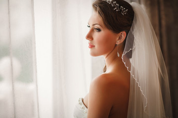 Beautiful bride wedding makeup hairstyle