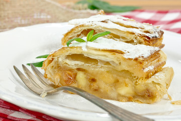 Apfelstrudel