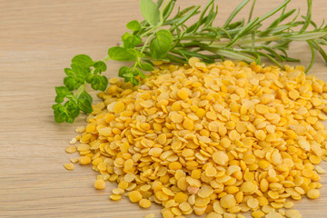 Raw yellow lentils