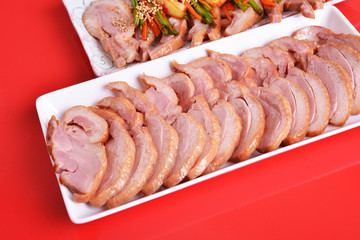 다양한 훈제오리 바베큐요리