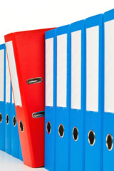 Akten Ordner mit Schriftstücken und Dokumenten