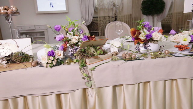 Table decoration with flowers