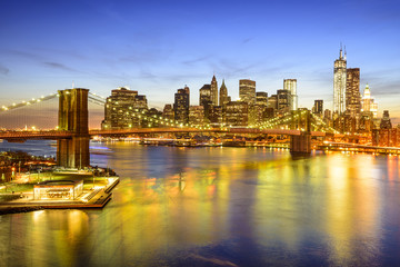 Fototapeta na wymiar New York City Downtown Skyline over the East River