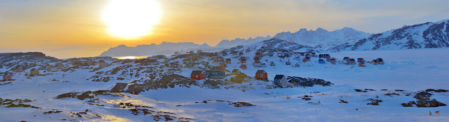 colorful houses in Kulusuk, Greenland - obrazy, fototapety, plakaty