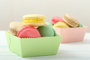 meringa colorata con crema 