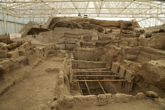catalhoyuk Konya (Turkey). Built in 7500 B.C.