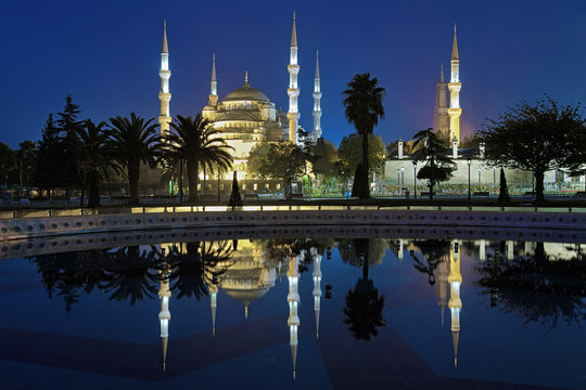 Sultanahmet Mosque (Blue Mosque) in early morning, Istanbul