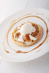 tarte tatin apple pie with ice cream