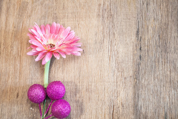Fototapeta na wymiar flowers on wooden