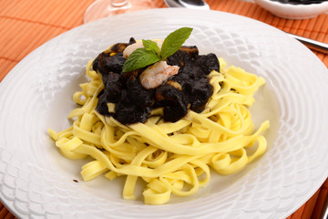 FETTUCCINE AL NERO DI SEPPIA - FETTUCINE SQUID INK