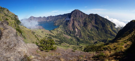 Jari Baru volcano inside Rinjani mountain panorama, Lombok © dislentev