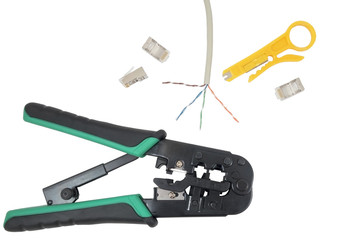 Crimping tool with a network cable isolated