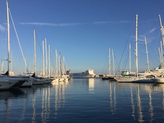 Obraz na płótnie Canvas Yachten im Hafen von Palma de Mallorca