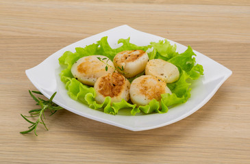 Grilled scallops
