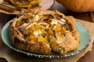 Galette with leeks, pumpkin and feta