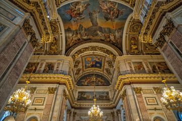 Fototapeta na wymiar Interior of Saint Isaac's Cathedral in St. Petersburg
