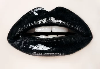 Stickers pour porte Lèvres fantaisie Bouche noire en gros plan, macrophotographie