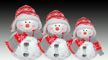 schneemannfamilie auf urlaub