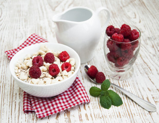 grain muesli with raspberries